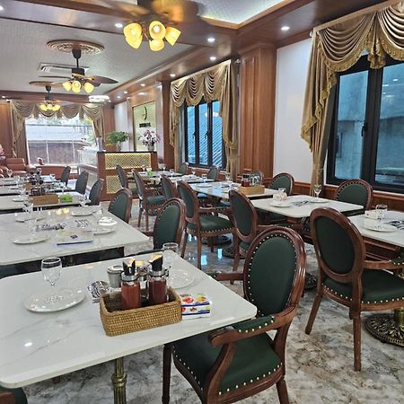 Sky Hotel Vang Vieng Exterior photo