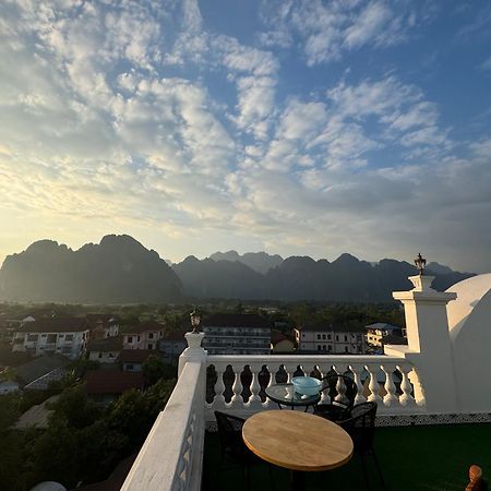 Sky Hotel Vang Vieng Exterior photo