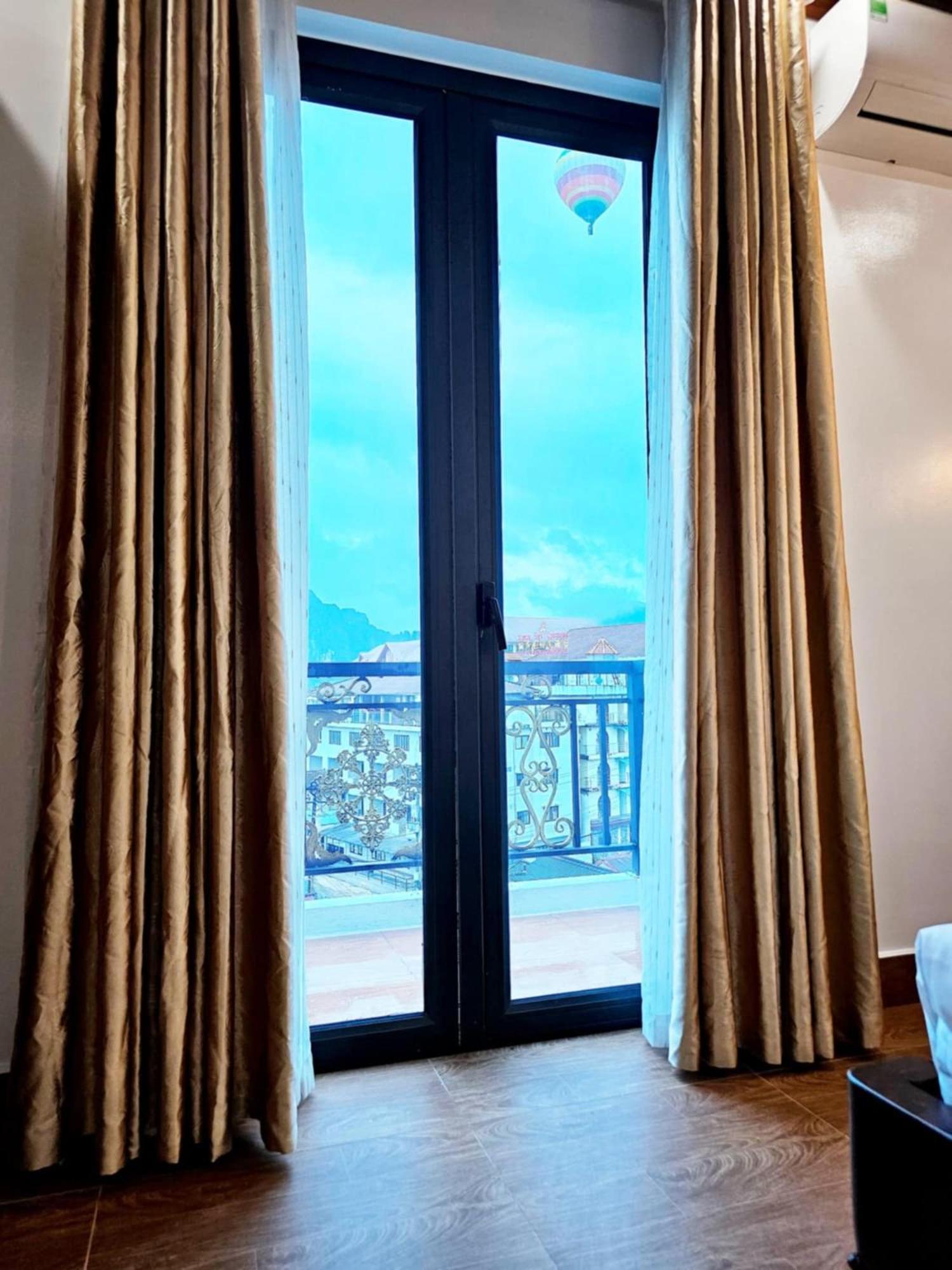 Sky Hotel Vang Vieng Exterior photo