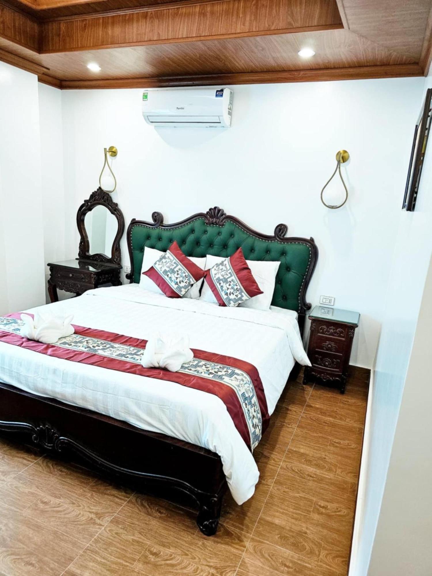 Sky Hotel Vang Vieng Exterior photo