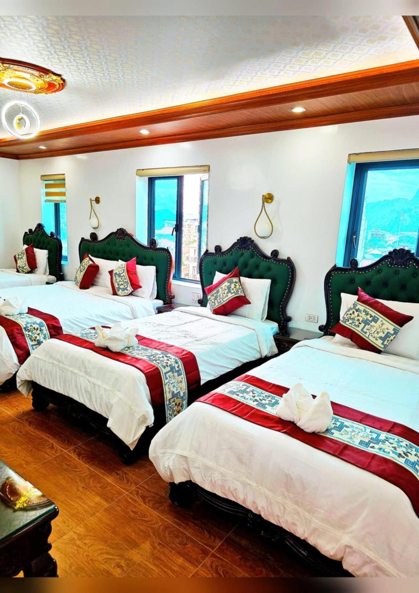 Sky Hotel Vang Vieng Exterior photo