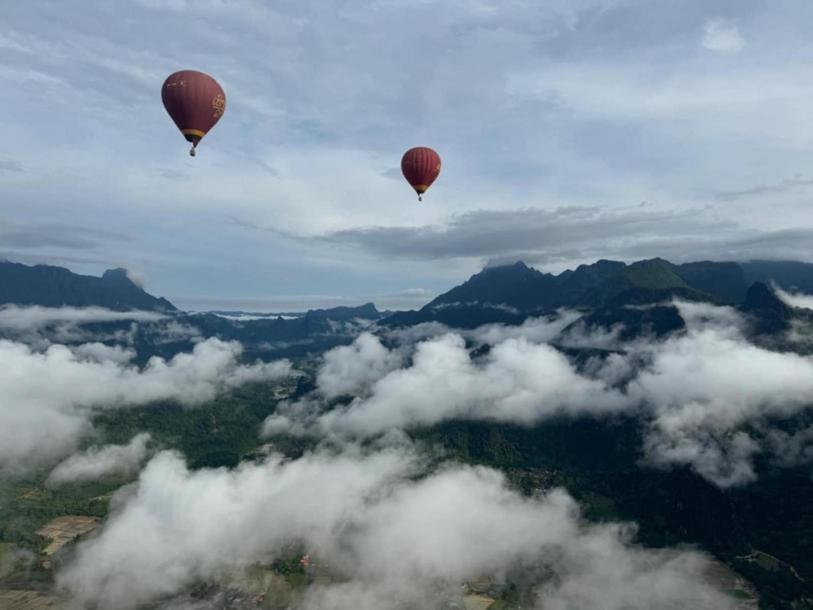 Sky Hotel Vang Vieng Exterior photo