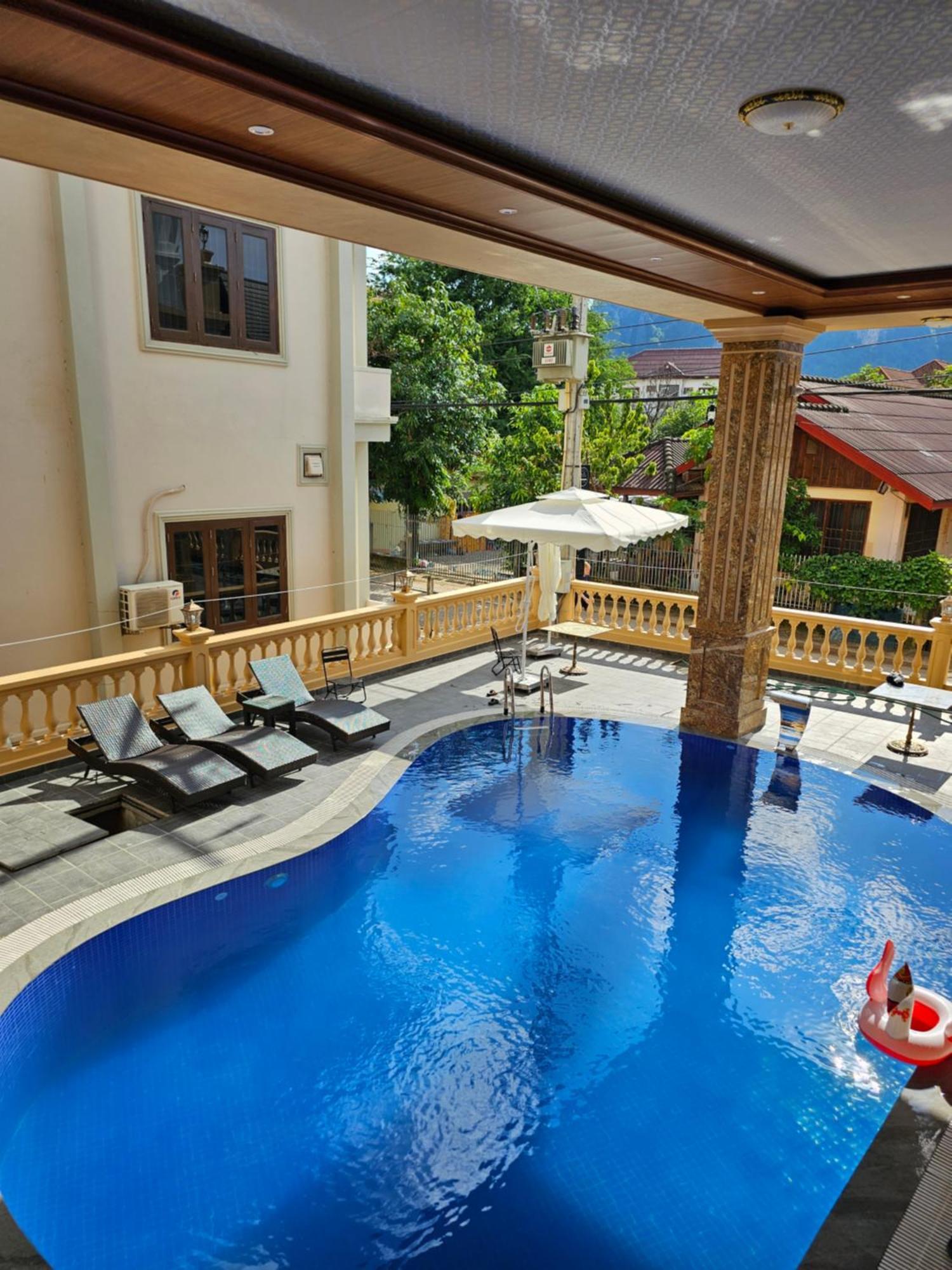Sky Hotel Vang Vieng Exterior photo
