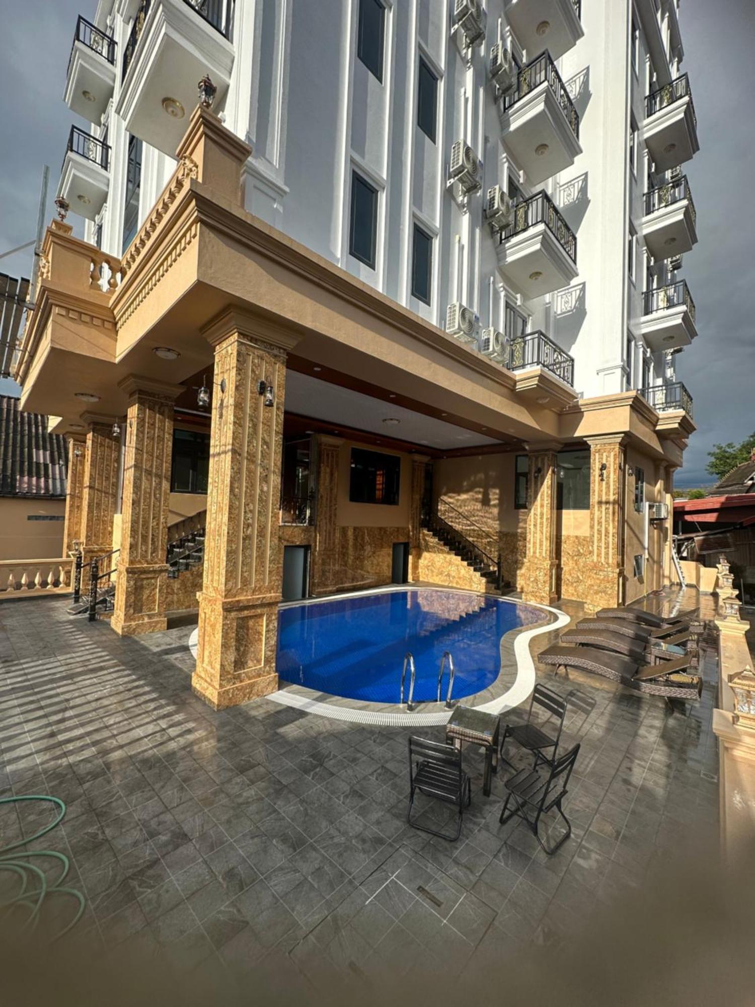 Sky Hotel Vang Vieng Exterior photo